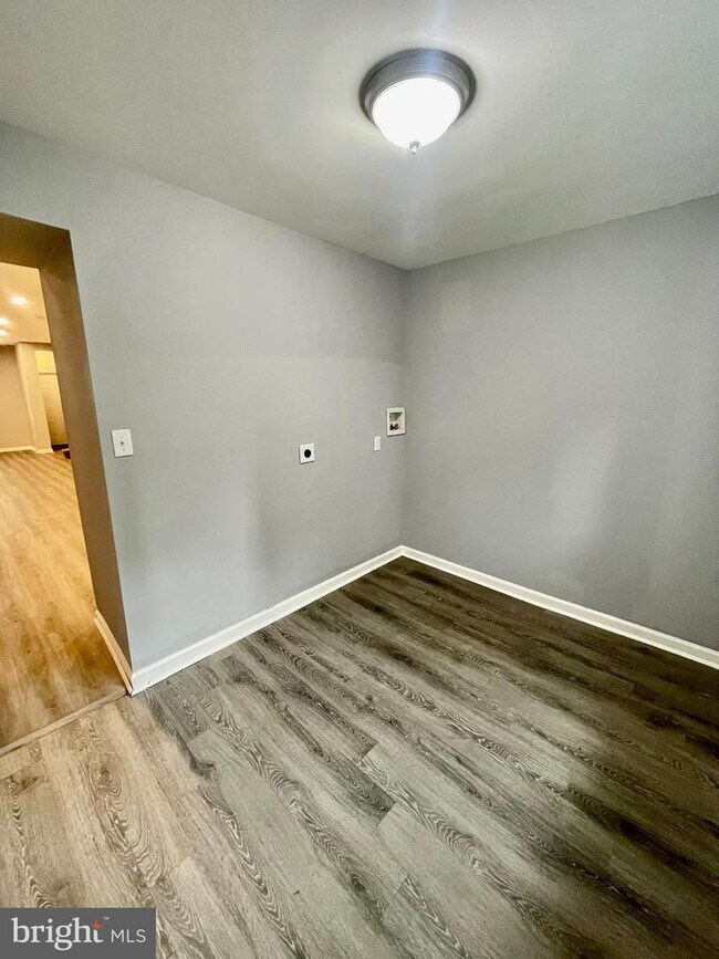 Foto del edificio - 337 N Robinson St