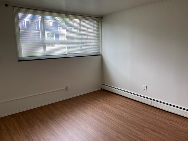 Bedroom - 307 Potter Ave