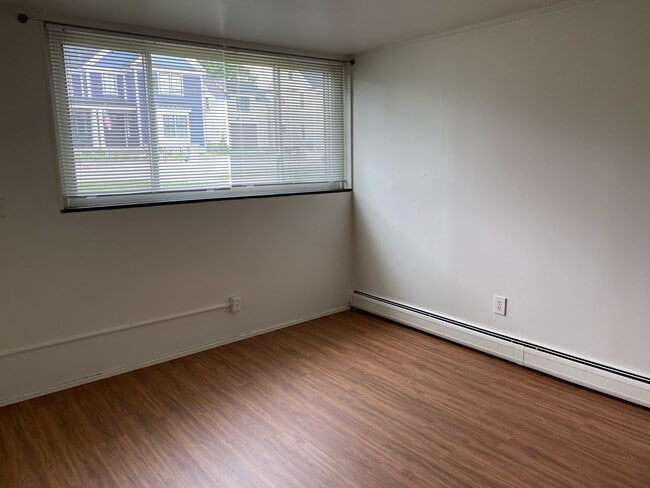 Bedroom - 307 Potter Ave