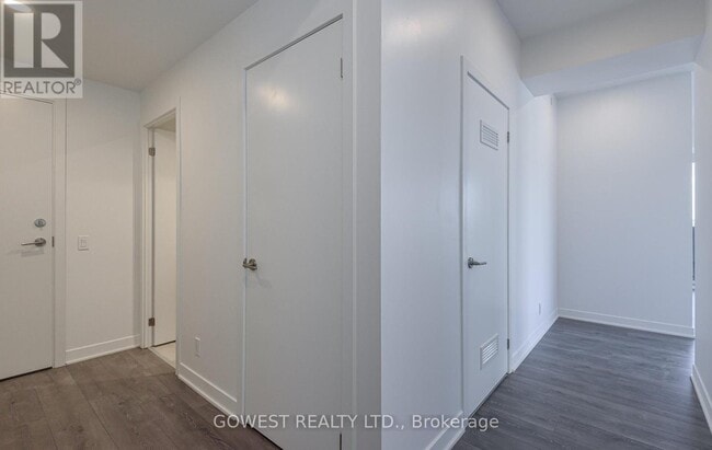 Building Photo - 10 Flavelle Trl