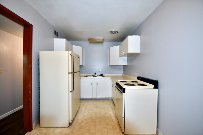 Building Photo - 413 4th Ave E