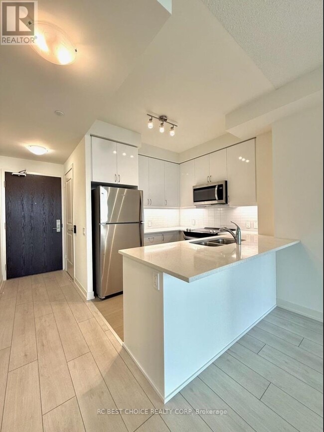 Photo du bâtiment - 4955-4955 Yonge St
