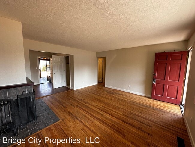Building Photo - 3 br, 2 bath House - 13933 NE Knott St.