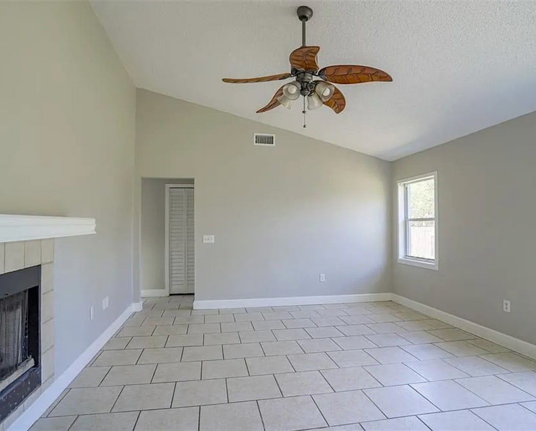 Building Photo - 5126 Martinique Dr