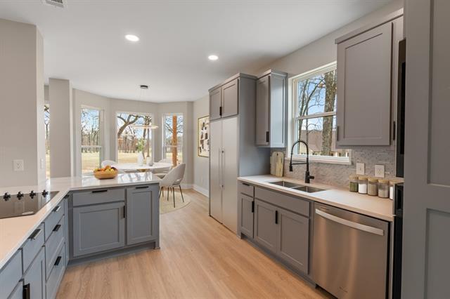 Building Photo - 137 Colonial Dr