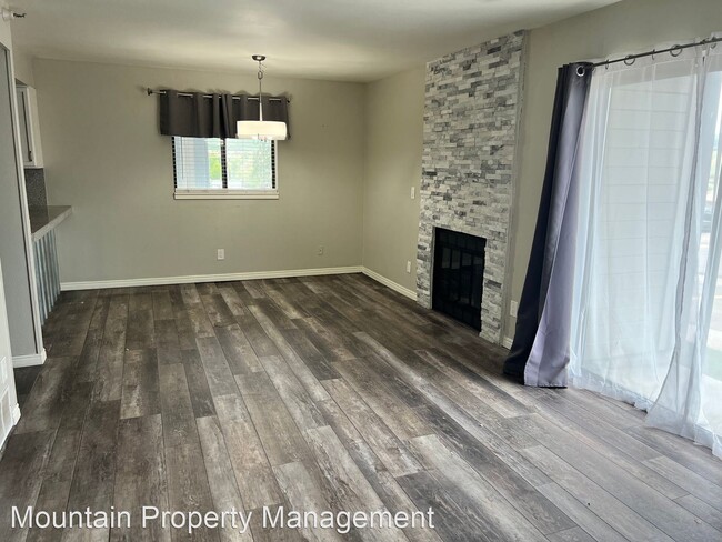 Foto del edificio - 2 br, 2 bath House - 1660 Upper Ironhorse ...