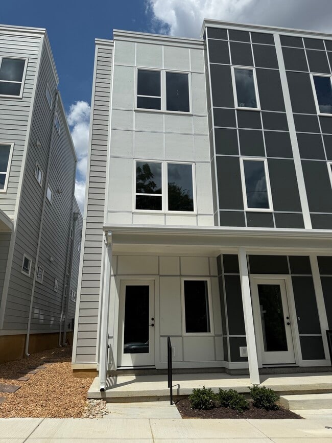 Building Photo - 911 Bainbridge St