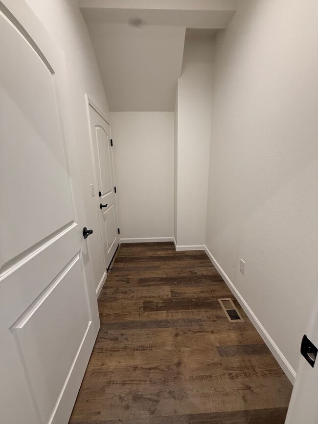 Foto del edificio - Fully Furnished