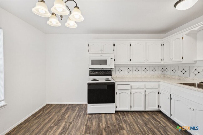 Foto del edificio - 322 Oakwood Loop