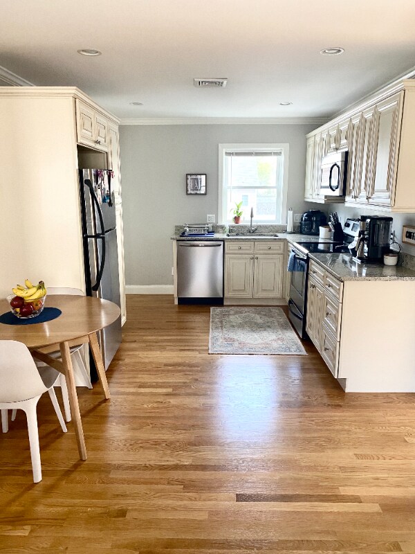 Foto principal - 245 Lowell St