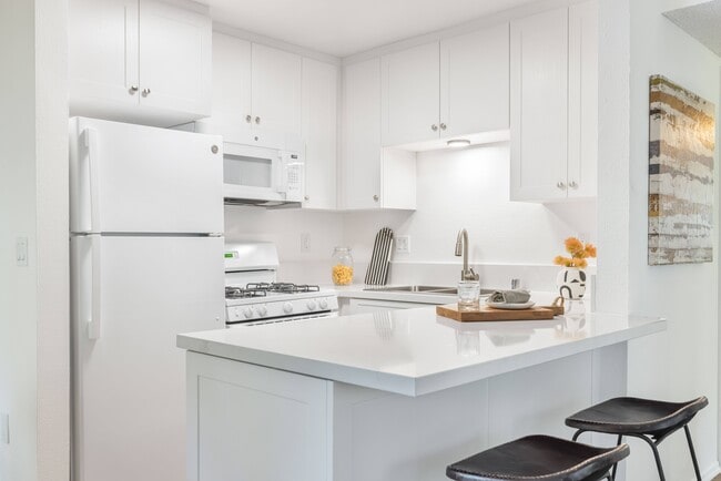 Dogwood Kitchen - The Aspens South Coast