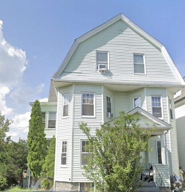 Building Photo - 27 Princeton St