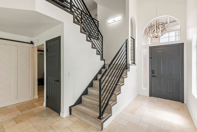 Foto del edificio - 13960 Carmel Ridge Rd