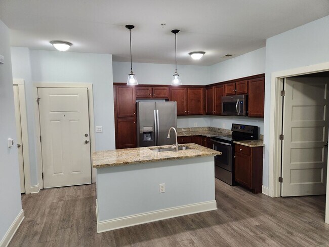 Foto del edificio - 2 Bedroom North Raleigh for rent