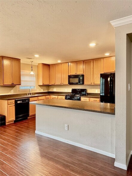 Foto del edificio - 16010 Limestone Lake Dr