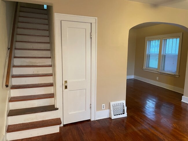 Entryway View - 124 N 38th St
