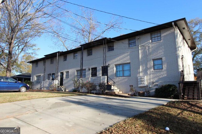 Foto del edificio - 514 Clover Dr