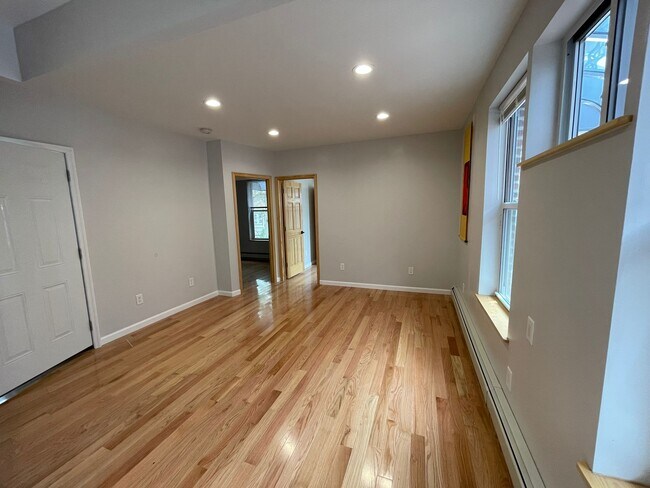 Building Photo - 5130 Goldsmith St