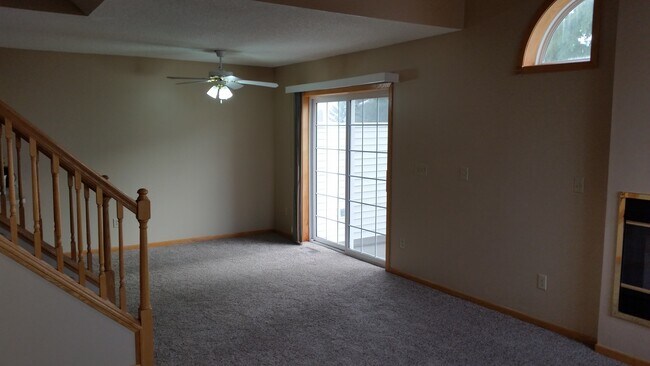 Foto del edificio - 4305 Merrimac Ln N