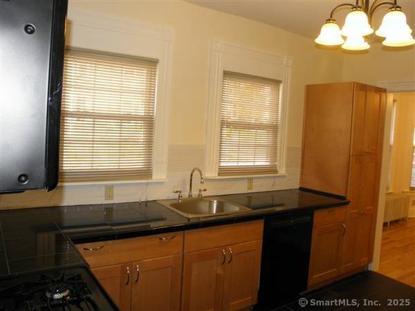 Foto del edificio - 174 Mansfield St