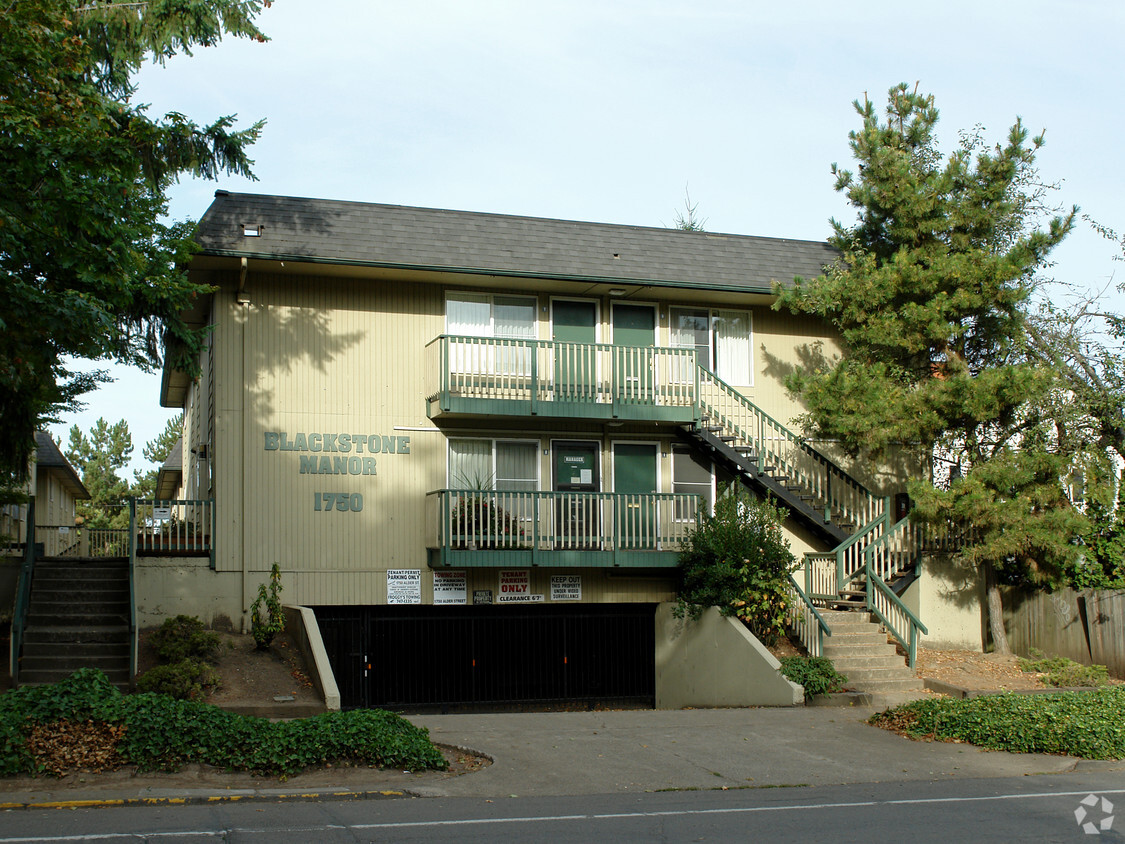 Foto del edificio - Blackstone Manor