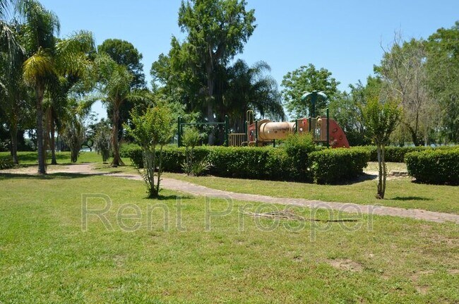 Foto del edificio - 4011 Versailles Dr