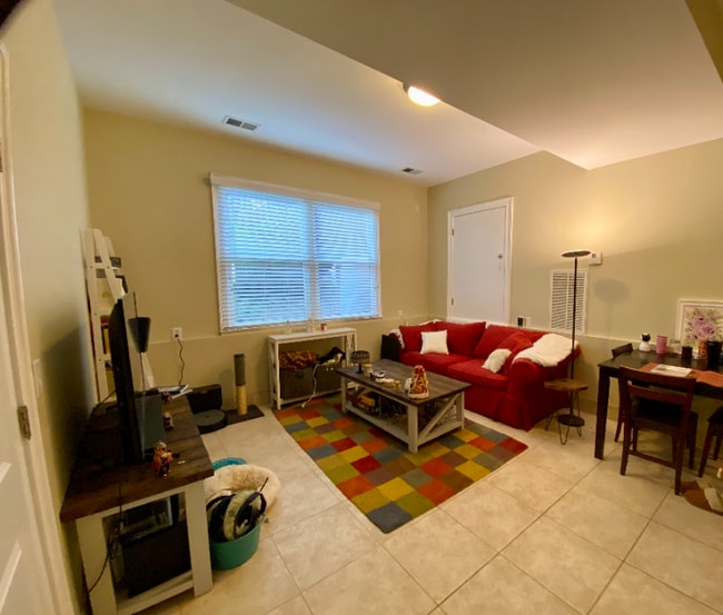 Foto del edificio - 305 West End Pl