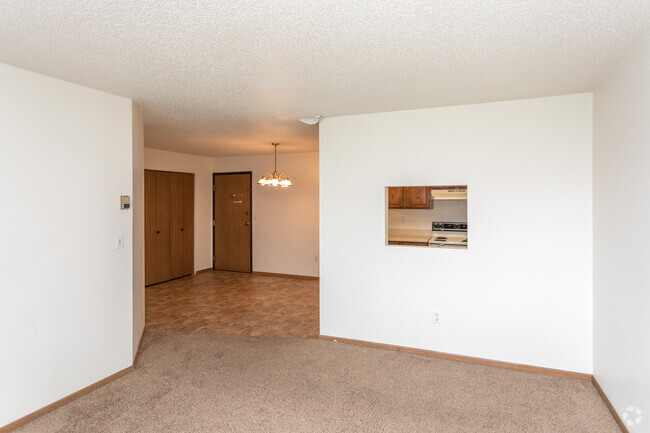 2BR, 1BA - 875SF - Southview Apartments I & II