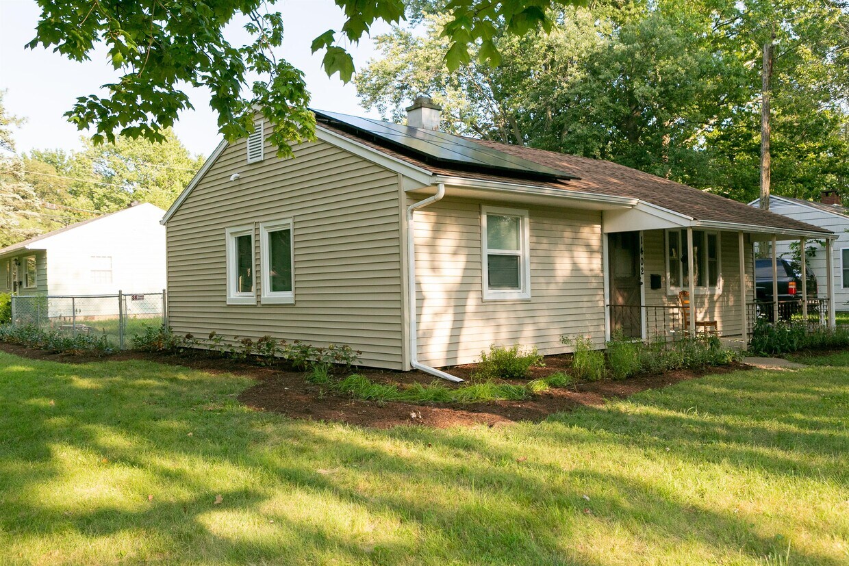 Primary Photo - 1402 S Cottage Grove Ave