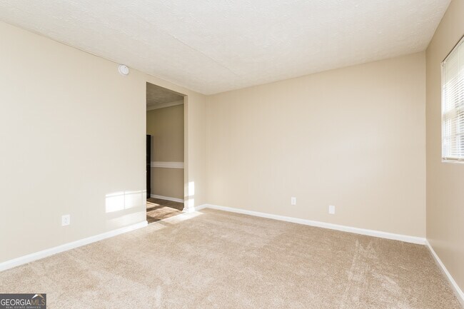 Foto del edificio - 8191 Dunellen Ln