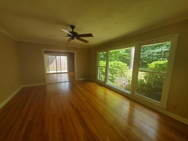 Living Room - 680 Carriage Dr