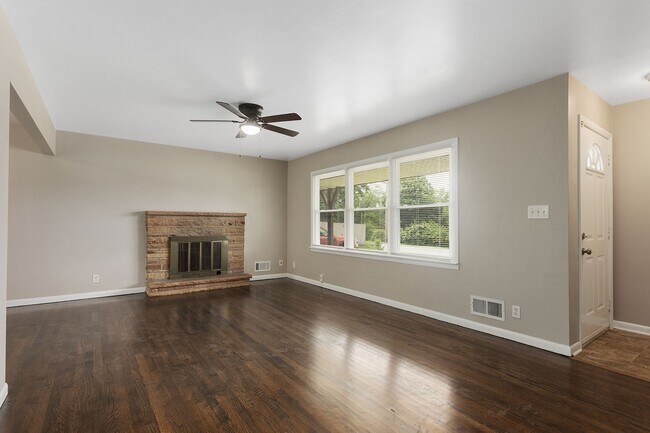 Foto del edificio - 1219 W 35th St