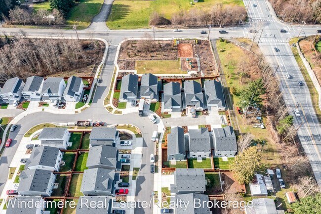 Foto del edificio - 4 br, 2.5 bath House - 6332 84th Ave NE