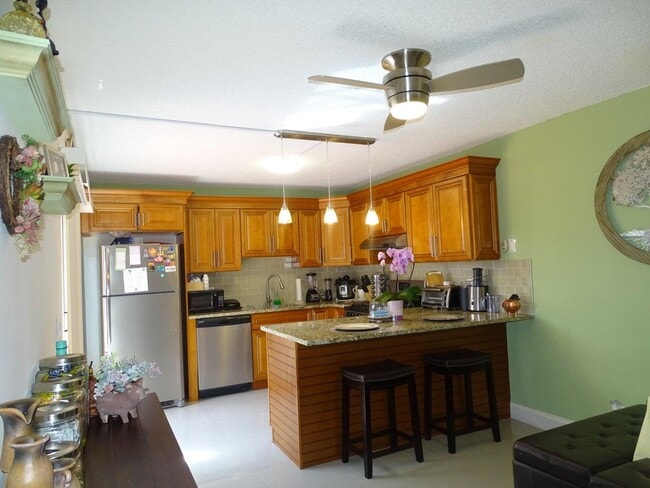 Foto del edificio - 2164 White Pine Cir
