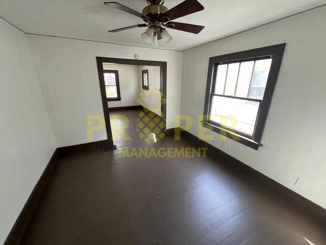Building Photo - 2 bedrooms 1 bathroom house for rent