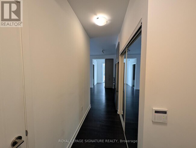 Building Photo - 95 Oneida Crescent