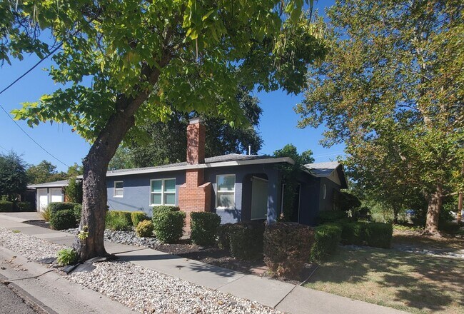 Foto del edificio - 2166 Garden Ave