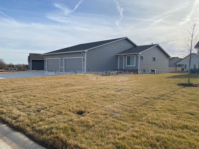 Building Photo - 10607 E Kinkaid Cir