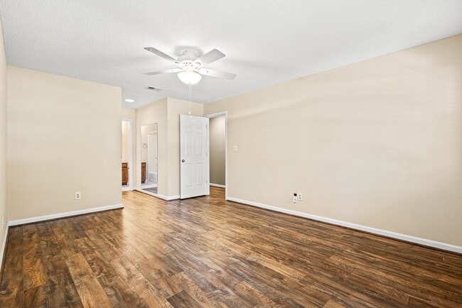 Master w/Ceiling Fan - 98 Hampshire Ct