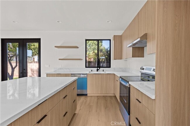 Foto del edificio - 11145 Hortense St