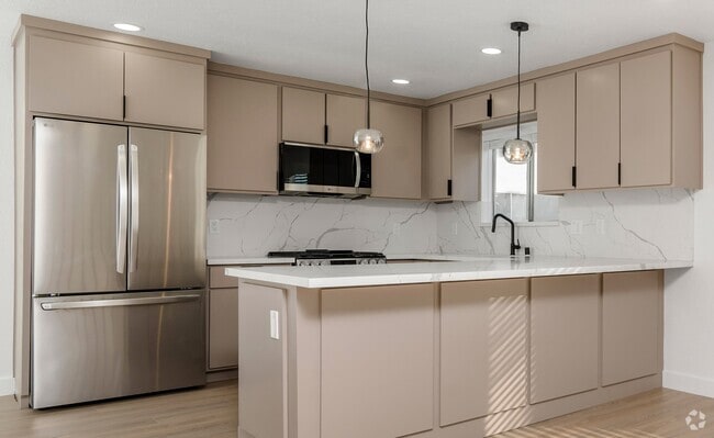 Newly remodeled kitchen - De Soto Luxury Townhomes