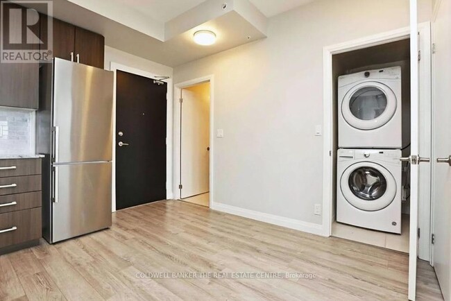 Building Photo - 22 E Haven Dr