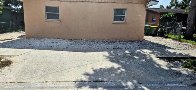 Foto del edificio - 2919 Gillespie Ave