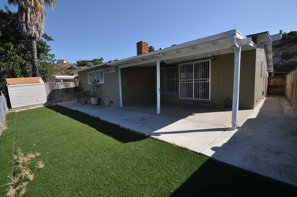 Primary Photo - 4BR/2BA house with View, private yard!