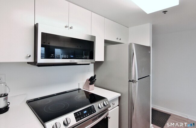 Foto del edificio - 127 Greyrock Pl