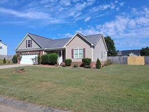 Building Photo - 306 United Rd