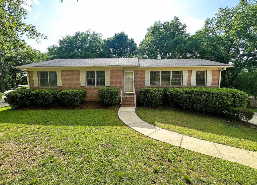 110 39th Ave NE, Center Point, AL 35215 House Rental in Center Point