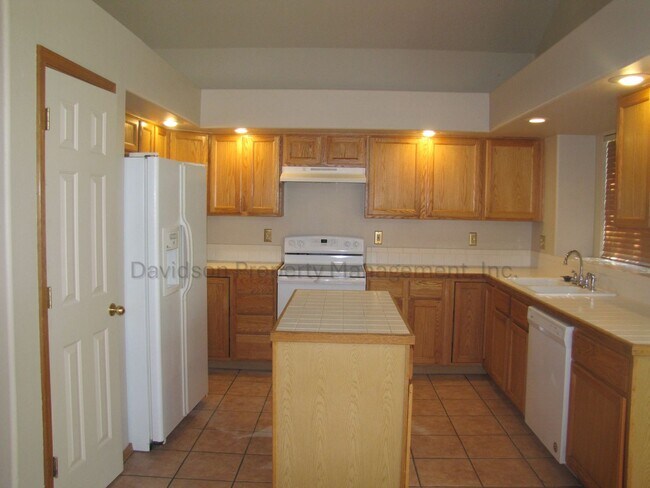 Foto del edificio - Spacious 4 Bedroom House in Northeast Colorado Springs