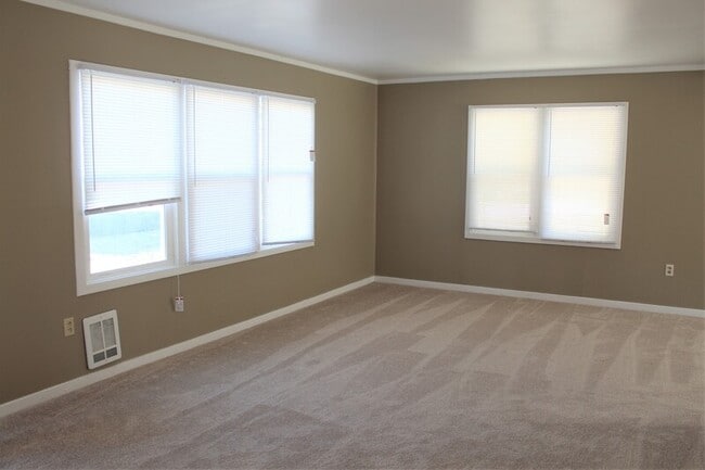 Building Photo - 209 Benham St