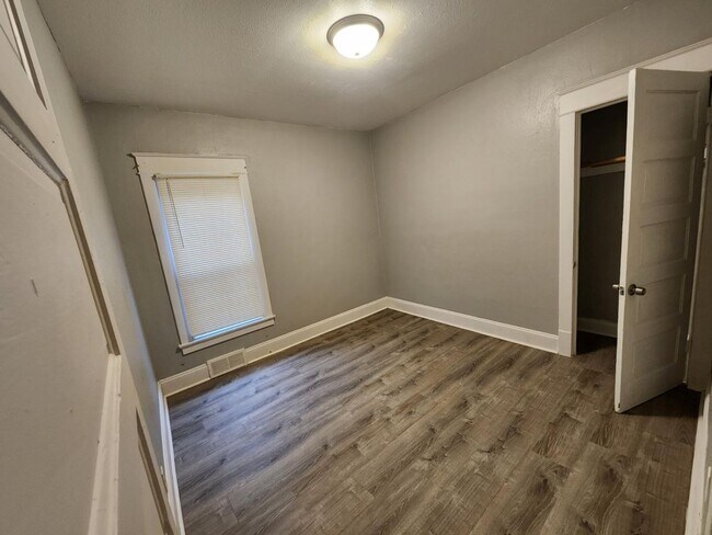 Foto del edificio - 2012 S 36th St